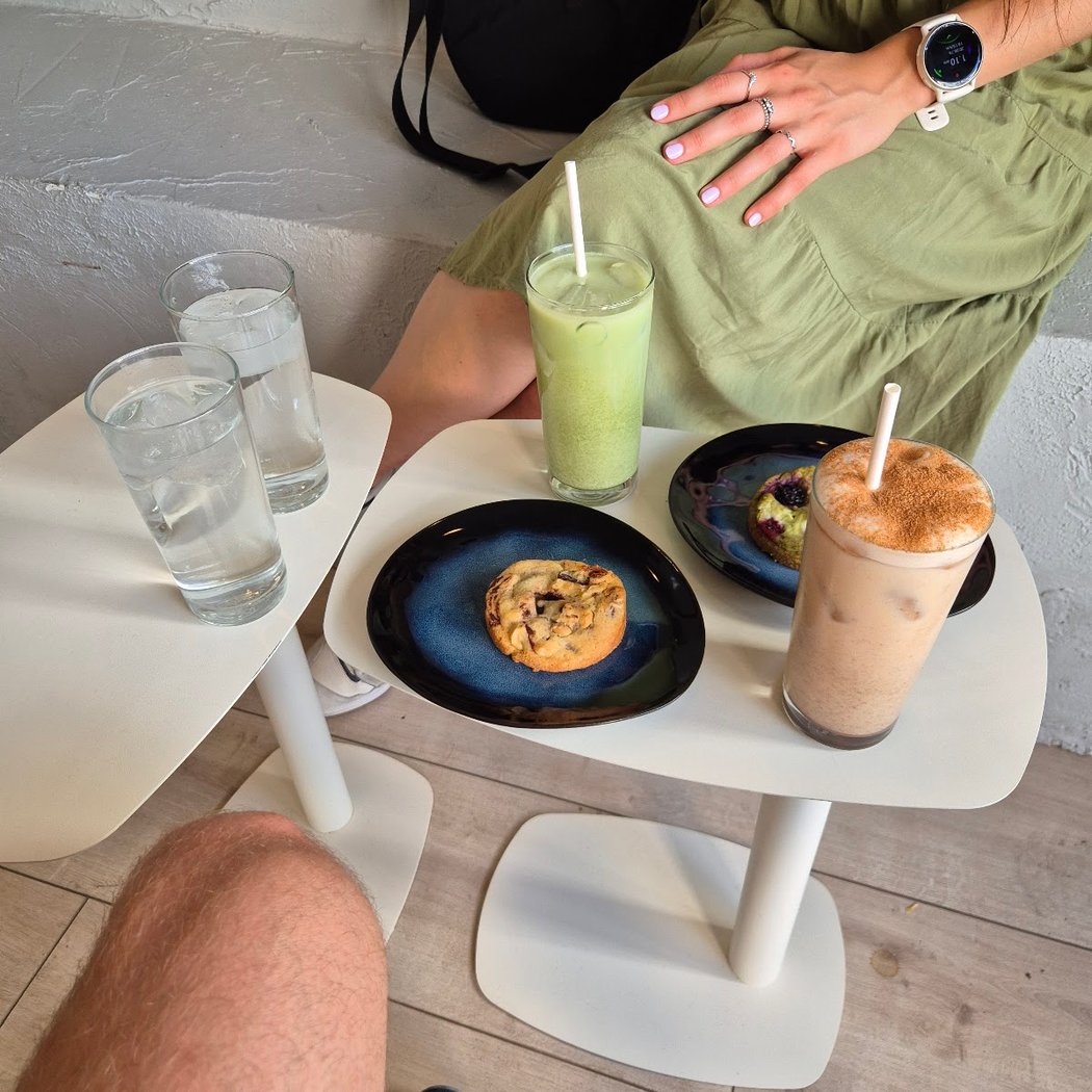 Loud coffee shop 1